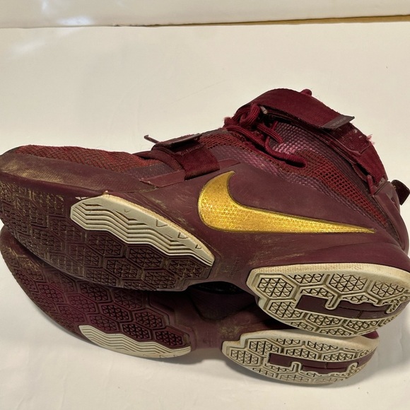 Men's Nike LeBron Soldier 9 Premium Basketball Shoes Sneakers Sz 10 Deep Garnet - Picture 8 of 10